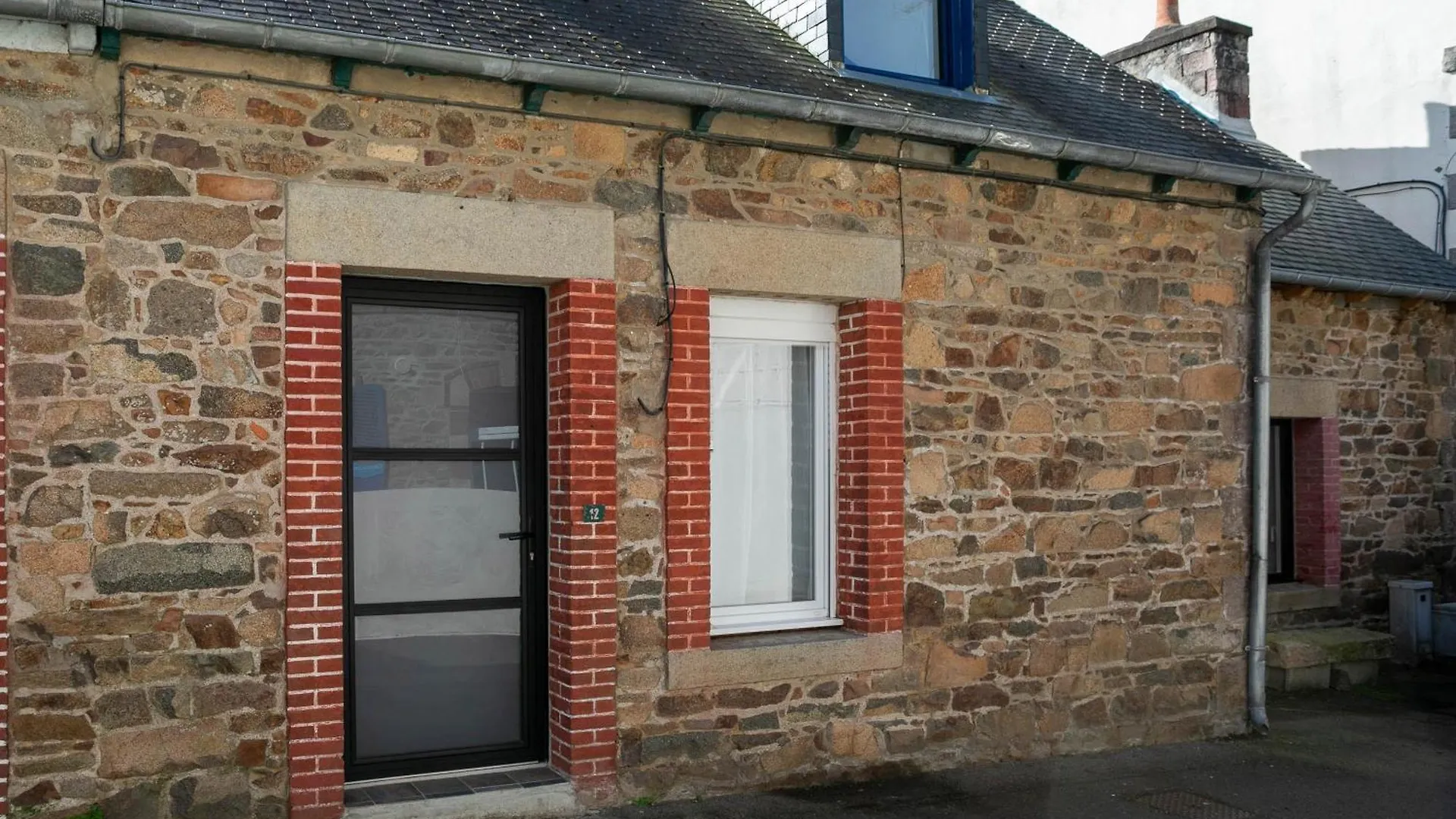Holiday home Charmante Maison De Pecheur Ploubazlanec France